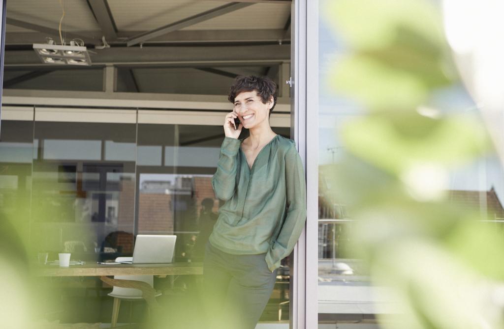 Woman talking on the phone.