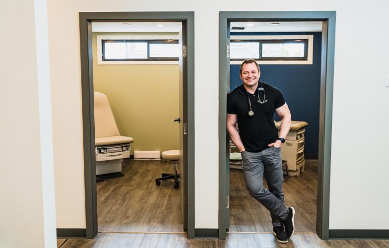 Dr Jason Easterbrook 