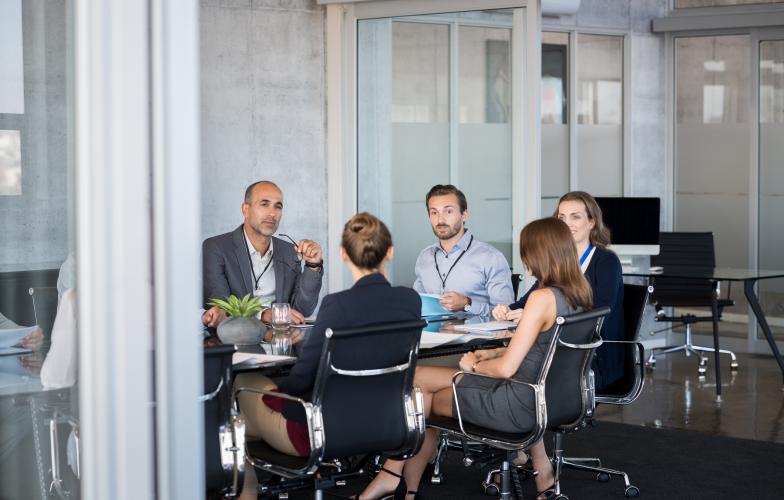 discussion_meeting_in_board_room.jpg