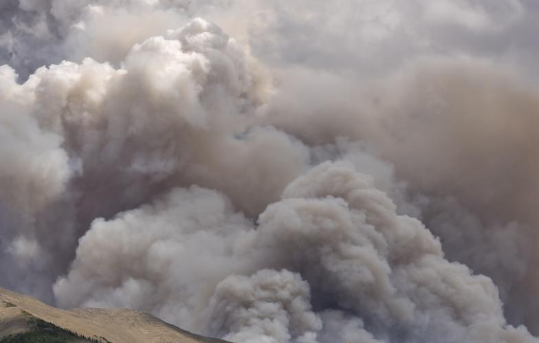 forest_fire_smoke_on_mount_shank_in_kootenay_national_park_stock_photography_id_234293.jpg