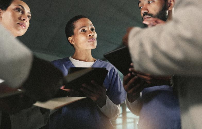 medical_team_meeting_in_the_evening_adobestock_735764453.jpg