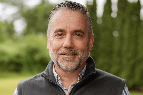 Headshot of Dr Adam Thompson