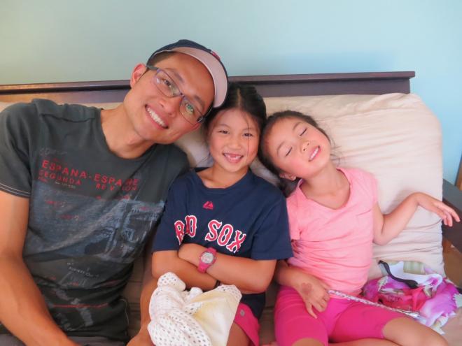 Dr Jiwei Li and his daughters 
