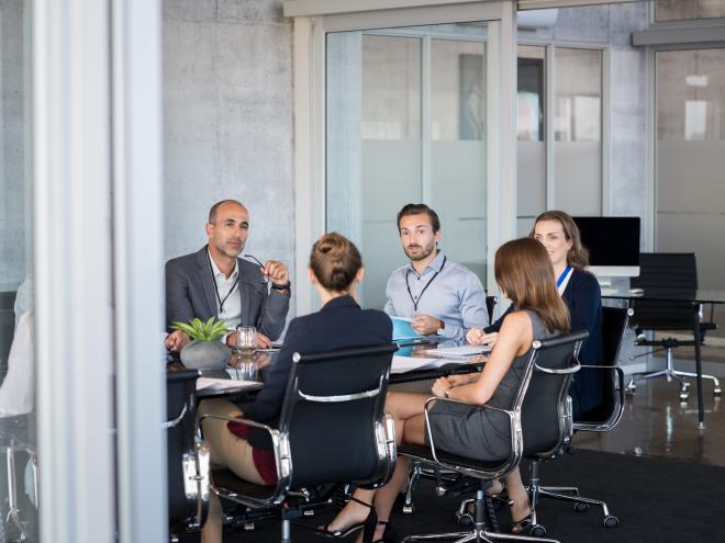 discussion_meeting_in_board_room.jpg