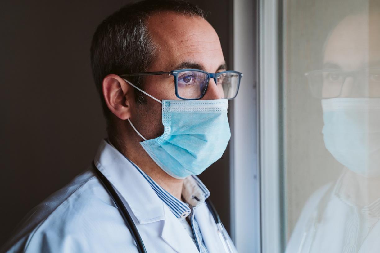 Physician with mask 