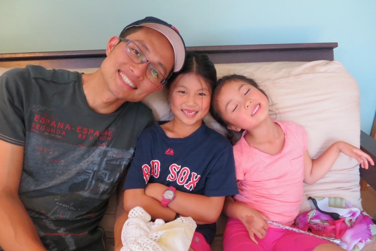 Dr Jiwei Li and his daughters 