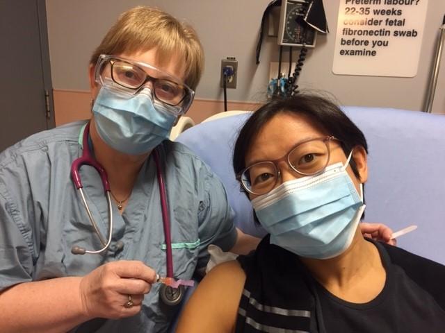 Dr%20Shelley%20Ross%20with%20patient