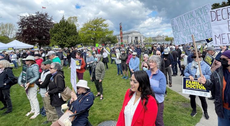 Rally on the front lawn of the legislature